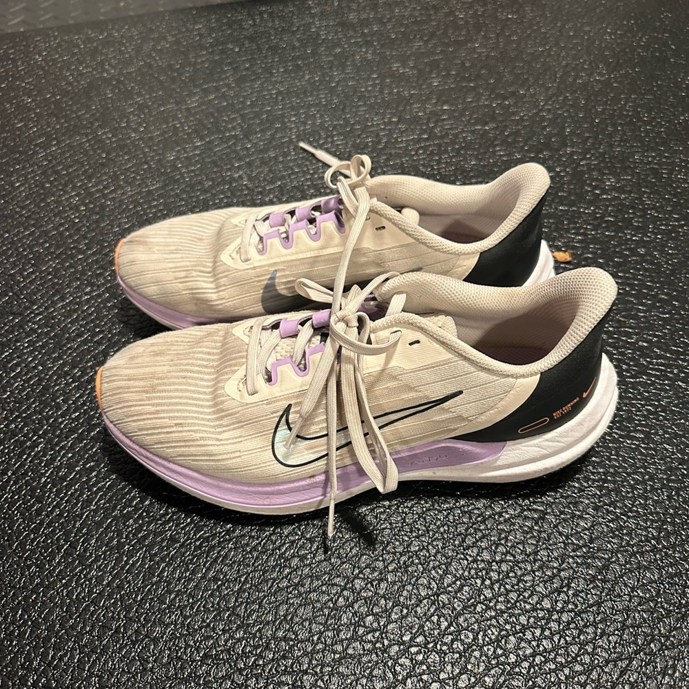 Nike Women's Athletic Shoes - Cream and Lavender